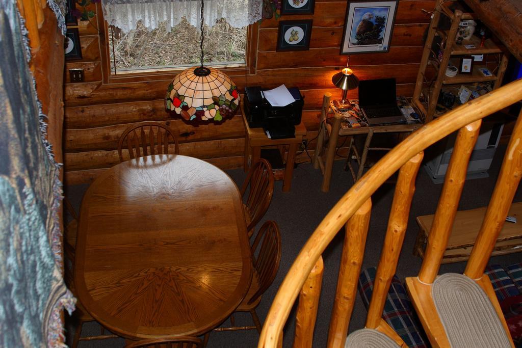 Wise Old Hunter Lodge Anchor Point Camera foto
